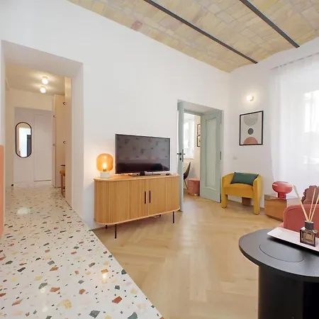 Apartment Ych-colorful And Classy Near Fori Imperiali *