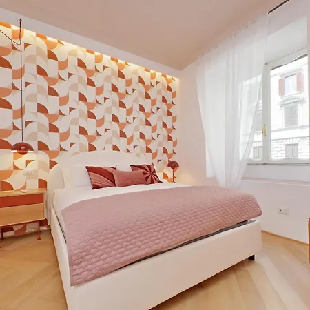 Ych-colorful And Classy Near Fori Imperiali