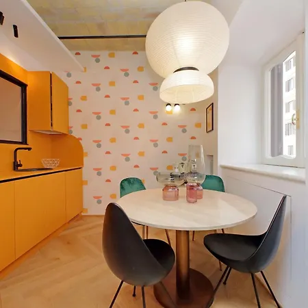 Ych-colorful And Classy Near Fori Imperiali * Roma