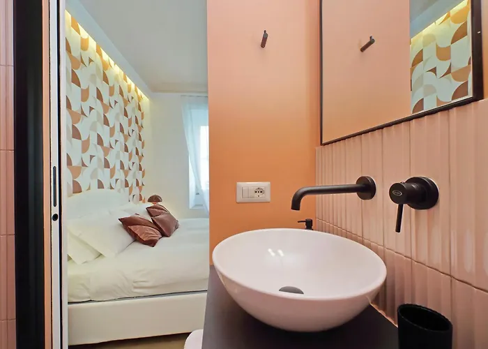 Ych-colorful And Classy Near Fori Imperiali