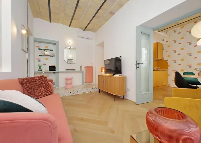 Ych-colorful And Classy Near Fori Imperiali Róma