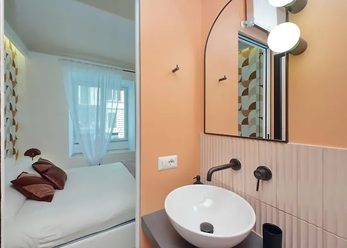 Ych-colorful And Classy Near Fori Imperiali