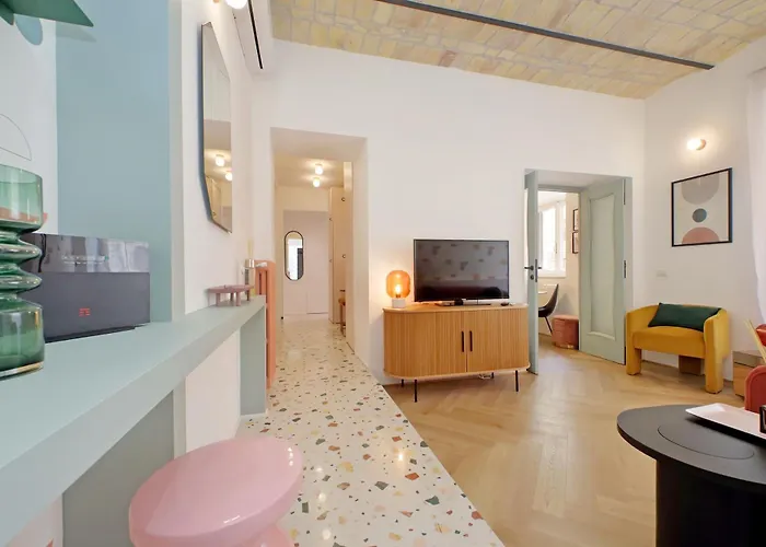 Ych-colorful And Classy Near Fori Imperiali Apartman