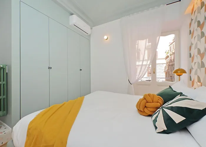 Ych-colorful And Classy Near Fori Imperiali *