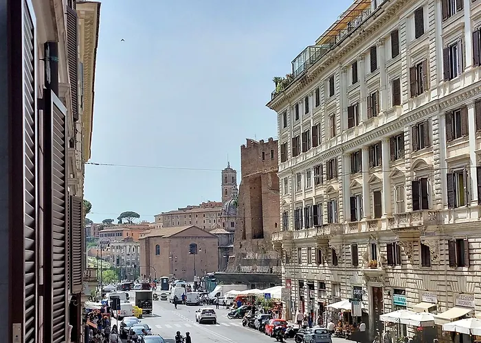 Ych-colorful And Classy Near Fori Imperiali Róma